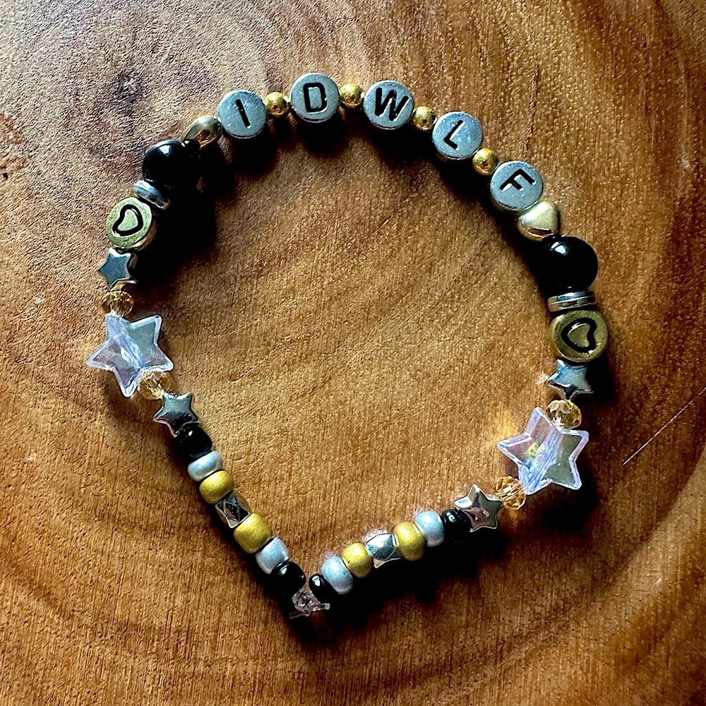 5 for $20 Taylor Swift Handmade Friendship Bracelet
“I Don’t Wanna Live Forever”